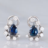 Orecchini vintage in oro bianco 14K con zaffiri di taglio a goccia (1.50ctw ca.) e diamanti di taglio brillante (0.74ctw ca.), anni ‘80
