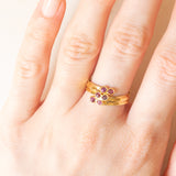 Anello vintage in oro giallo 18K con rubini sintetici (0.30ctw ca.), anni ‘60