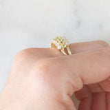 Tripla veretta in oro giallo 14K con peridoti verdi (1ctw ca.) e opali (0.80ctw ca.), anni ‘80