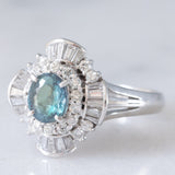 Anello ballerina vintage in platino con alessandrite naturale (1.10ct) e diamanti di taglio brillante e tapered (0.81ctw), anni ‘90