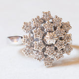 Anello vintage a forma di fiocco di neve in oro bianco 18K con diamanti (0.10ctw ca.), anni ‘70