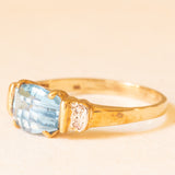 Anello vintage in oro giallo e bianco 9K con spinello sintetico azzurro e diamanti, anni ‘80/‘90