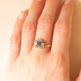 💙⚜️ Anello Art Nouveau contrarier + trilogy in oro giallo 14K con pasta di vetro blu e diamanti di taglio vecchia miniera (0.35ctw ca.), anni ‘10