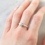 Anello a margherita vintage in oro bianco 14K con diamanti di taglio brillante (0.45ctw ca.)