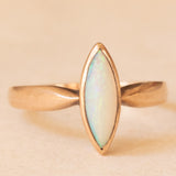 Anello antico in oro giallo 8K con opale, anni ‘10/‘20