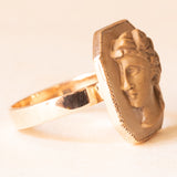 Anello vintage in oro giallo 9K con cammeo su lava, anni ‘40/‘50