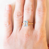 Anello vintage francese in oro giallo 18K con topazio azzurro trattato (2.70ct ca.), anni ‘50/‘60