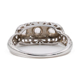 Anello antico in oro bianco 18k e rosette di diamante, anni '30