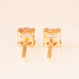 Orecchini punto luce vintage in oro giallo 9K con spinelli rosa sintetici (0.20ctw ca.)