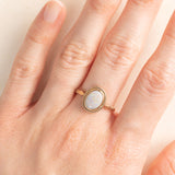 Solitario vintage in oro giallo 9K con opale (1ct ca.), anni ‘70 ca.