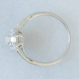 Anello vintage in platino con diamanti di taglio brillante e baguette (0.60ctw), anni ‘90