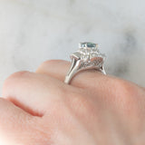 Anello ballerina vintage in platino con alessandrite naturale (1.10ct) e diamanti di taglio brillante e tapered (0.81ctw), anni ‘90