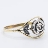 Anello antico in oro giallo 18K e argento con diamanti di taglio rosetta, primi del ‘900