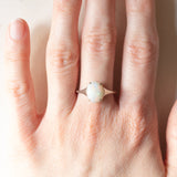 Anello Art Déco in oro giallo e bianco 9K con opale (1.40ct ca.), anni ‘30