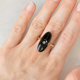 Anello Art Déco in oro giallo 18K con onice e diamante di taglio Rosetta (0.07ct ca.), anni ‘30