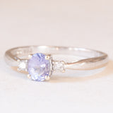 Trilogy vintage in oro bianco 9K con tanzanite (0.35ct ca.) e diamanti (0.03ctw ca.), anni ‘90
