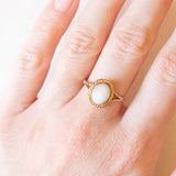Anello da cocktail vintage in oro giallo 9K con opale (0.20ct ca.), anni ‘60