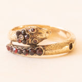 Anello a serpente antico in oro giallo 14K con granati e perlina bianca, primi del ‘900