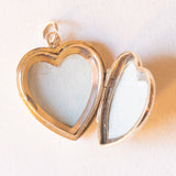 Ciondolo portafoto vintage a forma di cuore con lamina in oro giallo 9K su metallo, anni ‘50/‘60