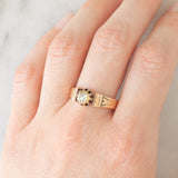 Solitario a fascia antico in oro giallo 14K con diamante di taglio rosetta (0.30ct ca.), fine ‘800/inizio ‘900