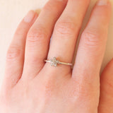 Anello vintage a forma di fiore in oro bianco 9K con diamanti (0.02ctw ca.), anni ‘90