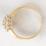 Anello a fiore con fede in oro giallo 14K con diamanti di taglio brillante (1ctw ca.), anni ‘80