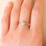 Anello a fiore vintage in oro bianco 9K con diamanti (0.22ctw ca.), anni ‘80/‘90