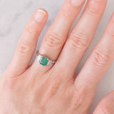 Trilogy vintage in stile Art Déco in platino con smeraldo (0.90ct) e diamanti (0.46ctw), anni ‘80