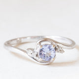 Anello vintage in oro bianco 9K con tanzanite (0.20ct ca.) e diamanti, anni ‘90