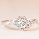 Anello vintage in oro bianco 9K con acquamarine (0.40ctw ca.) e diamanti (0.08ctw ca.), anni ‘80/‘90