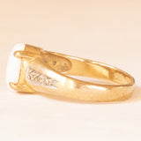 Anello vintage in oro giallo e bianco 8K con opale (1ct ca.) e diamanti, anni ‘60