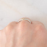 Anello “triplo” in tre ori (giallo, bianco e rosa) 8K con pietre bianche, anni ‘80