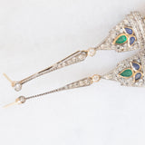 Orecchini Art Déco in oro giallo e bianco 14K con smeraldo, zaffiri, diamanti (0.45ctw ca.) e perle bianche, anni ‘30