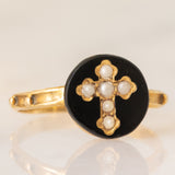 Raro anello rosario antico in oro giallo 18K con onice e perline bianche, fine ‘800/inizio ‘900