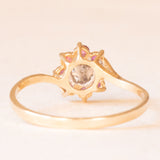 Anello a margherita vintage in oro giallo e bianco 9K con rubini sintetici (0.32ctw ca.) e diamante, anno 1962