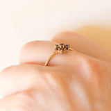 Anello a fiore vintage in oro giallo 8K con granati (0.35ctw ca.), anni ‘50/‘60