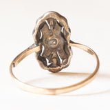 Anello antico in oro giallo 8K e argento con perla bianca e diamanti di taglio rosetta, primi del ‘900