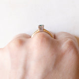 Anello solitario in oro giallo e bianco 14K con cromodiopside, anni ‘60/‘70