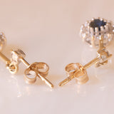 Orecchini pendenti vintage in oro giallo e bianco 9K con zaffiri (0.60ctw ca.) e diamanti (0.30ctw ca.)