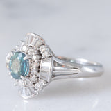 Anello ballerina vintage in platino con alessandrite naturale (1.10ct) e diamanti di taglio brillante e tapered (0.81ctw), anni ‘90