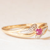 Anello vintage in oro giallo e bianco 18K con rubino sintetico (0.07ct ca.), anni ‘60/‘70