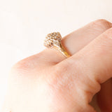 Anello a fiore vintage in oro giallo e bianco 9K con diamanti (0.25ctw ca.), anni ‘60/‘70