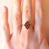 Anello vintage in oro giallo 9K con granati (0.90ctw ca.), anno 1978