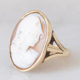 Anello retrò in oro giallo 14K con cammeo su conchiglia rappresentante profilo di soldato romano, anni ‘30/‘40