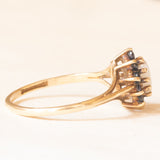 Anello a margherita vintage in oro giallo 9K con opale (0.20ct ca.) e zaffiri (0.40ctw ca.), anno 1990