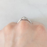 Anello vintage in oro bianco 9K con acquamarina (0.20ct ca.) e diamanti di taglio brillante (0.14ctw ca.), anni ‘90