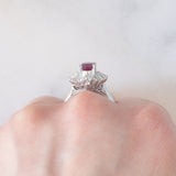 Anello ballerina vintage in platino con rubino (1.05ct) e diamanti (0.43ctw), anni ‘80/‘90