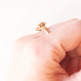 Anello vintage in oro giallo 9K con smeraldo sintetico (0.65ct ca.), anni ‘50