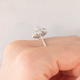 Anello a fiocco di neve vintage in oro bianco 14K con diamanti di taglio brillante (0.71ctw ca.), anni ‘60/‘70