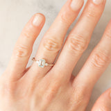 Trilogy vintage in oro bianco 9K con acquamarina (0.40ct ca.) e diamanti di taglio brillante (0.02ctw ca.), anni ‘70